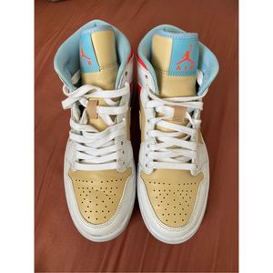 Jordan 1 Mid SE Sesame (Women's) size 7.5